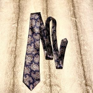Silk Tie  Hand sewn